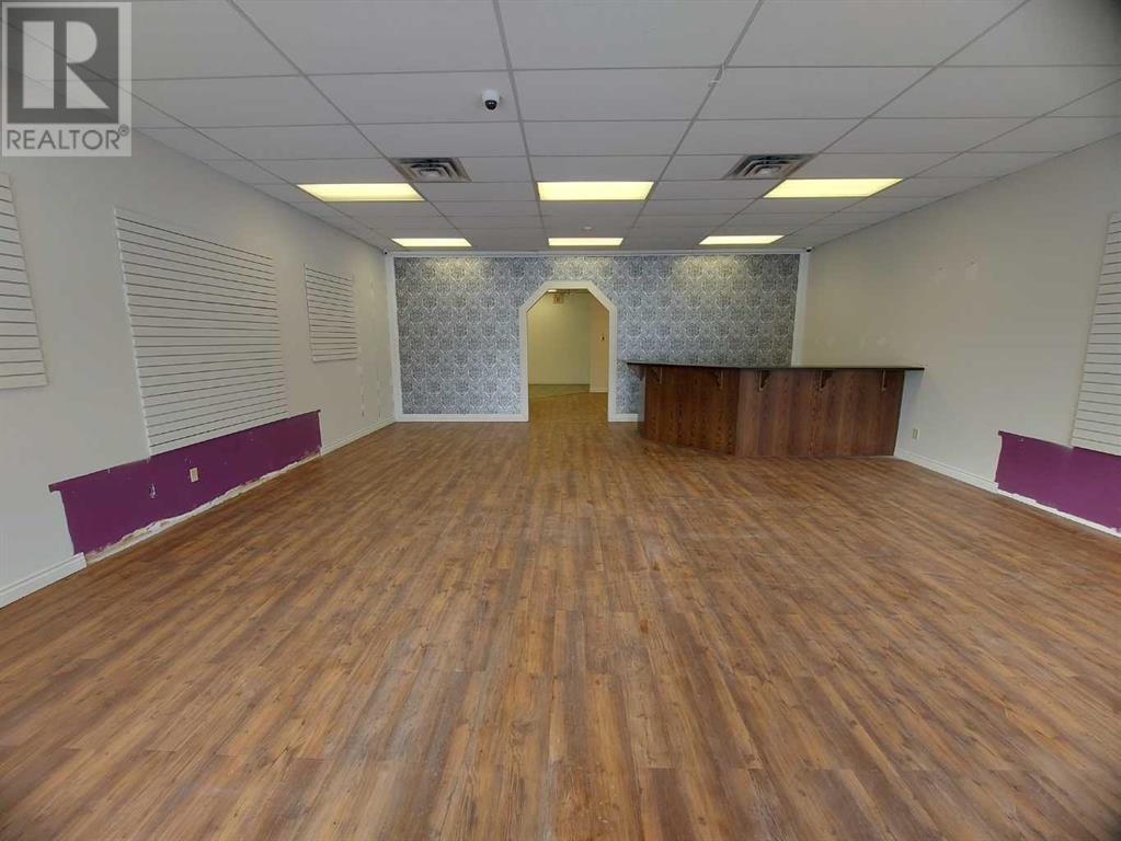 7, 4801 51 Avenue Property Photo 3