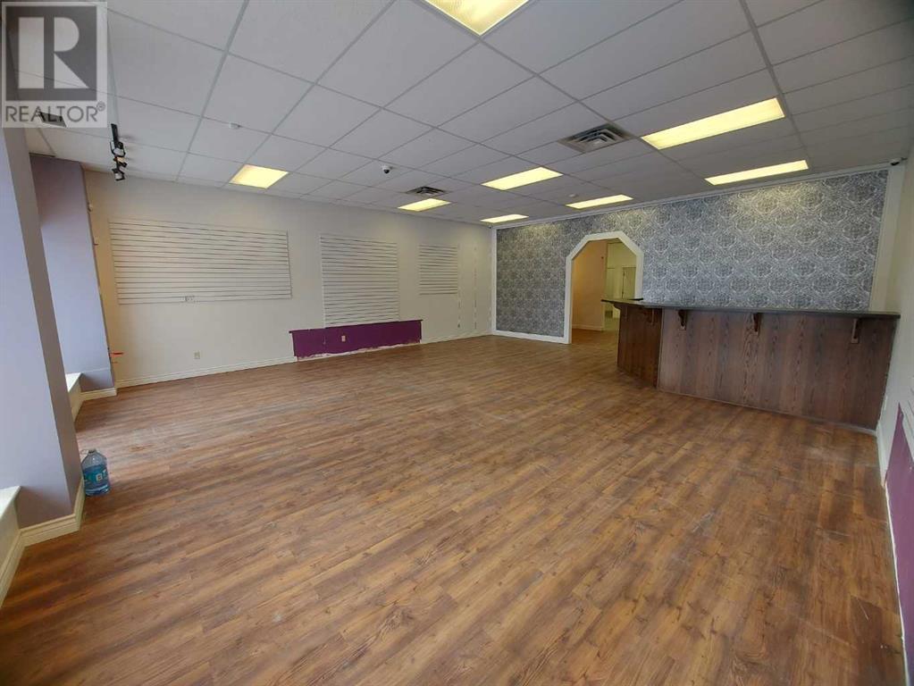 7, 4801 51 Avenue Property Photo 4