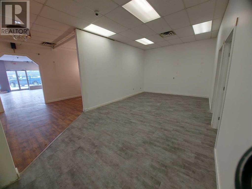 7, 4801 51 Avenue Property Photo 10