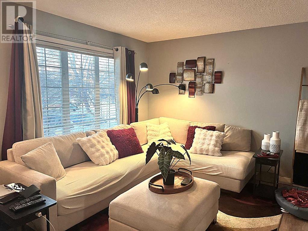 9009 64 Avenue Property Photo 1