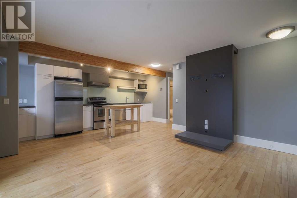 1, 2044 35 Avenue Sw Property Photo