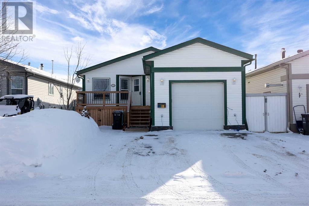 561 Mckinlay Crescent Property Photo 1