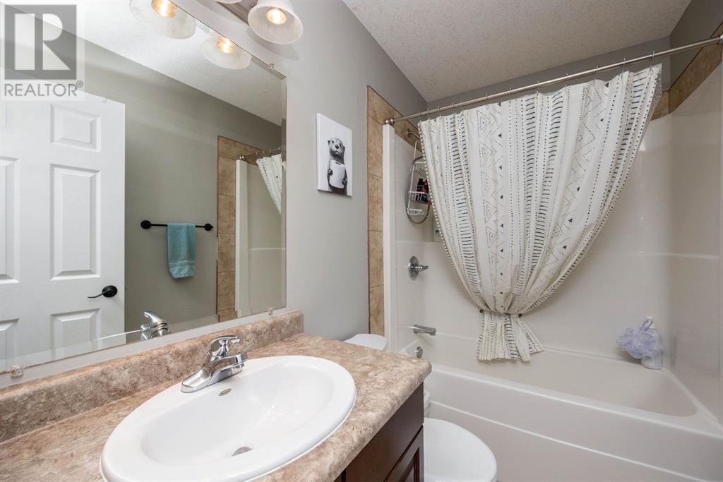 212 Lynx Crescent Property Photo 16