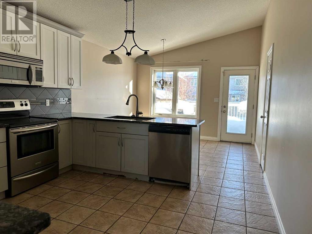 189 Elm Street Property Photo 5
