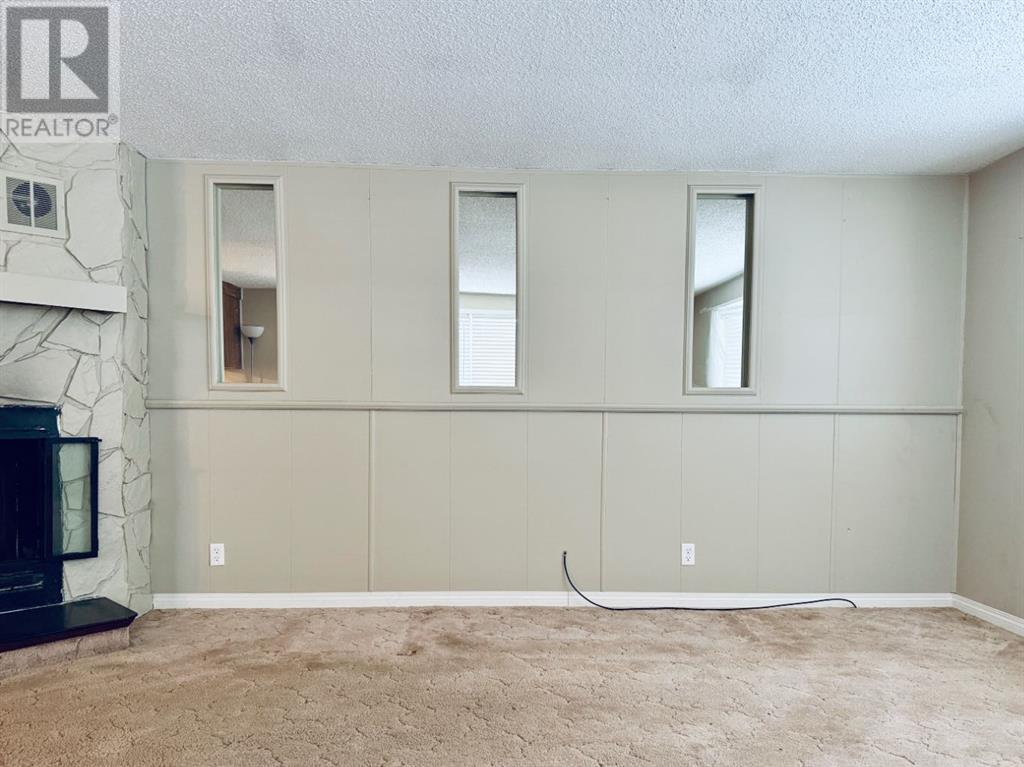 169 Clausen Crescent Property Photo 10
