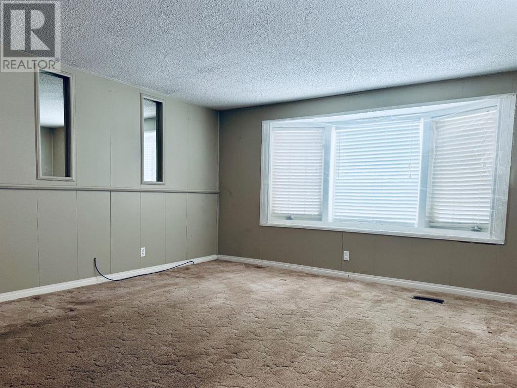 169 Clausen Crescent Property Photo 11