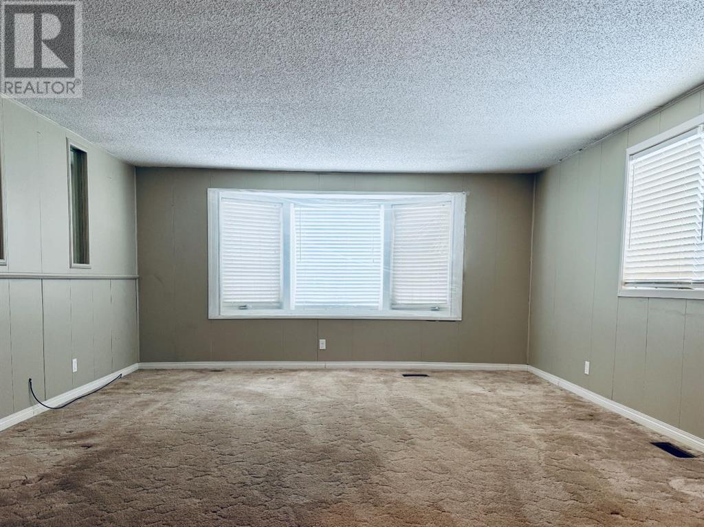 169 Clausen Crescent Property Photo 12