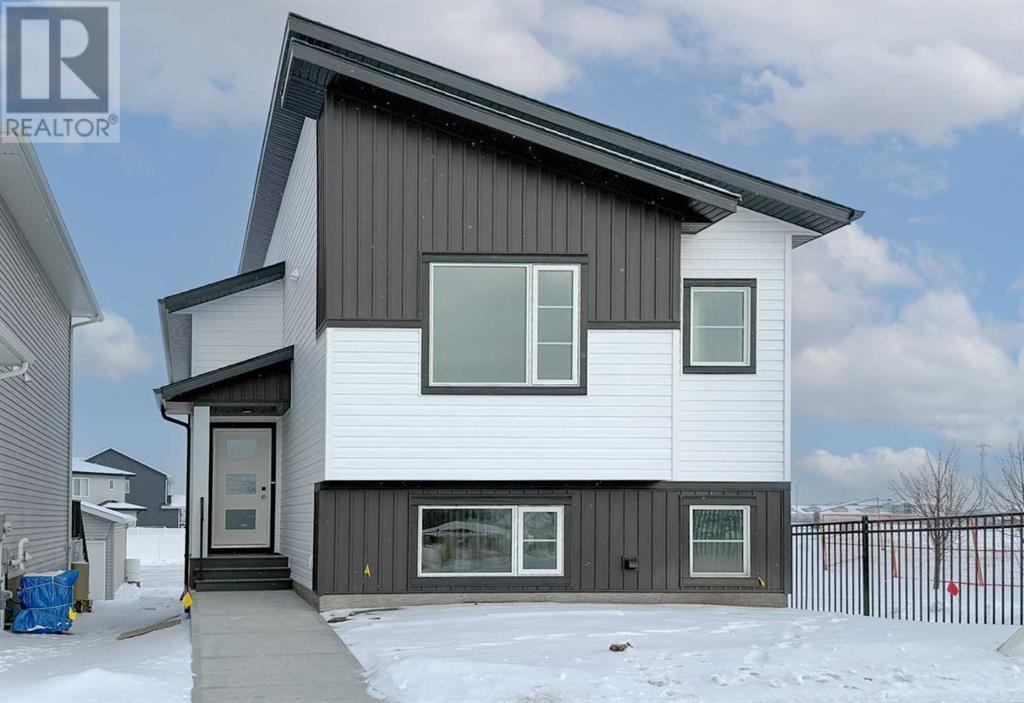 6 Memorial Parkway SW Property Photo 1