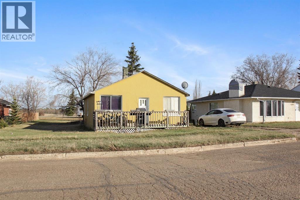 5313 50 Street Property Photo 1