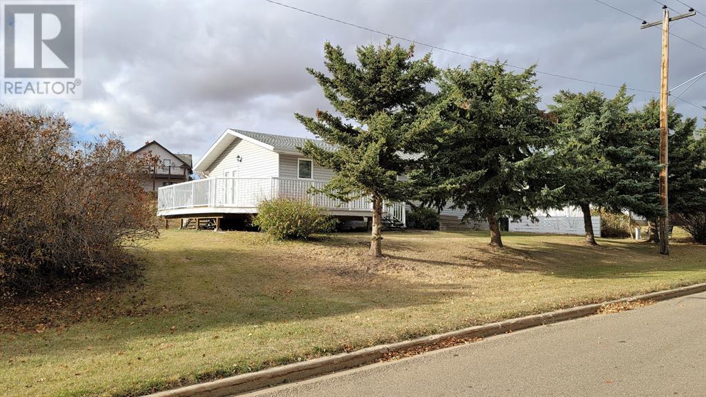 5002 45 Street Property Photo 1