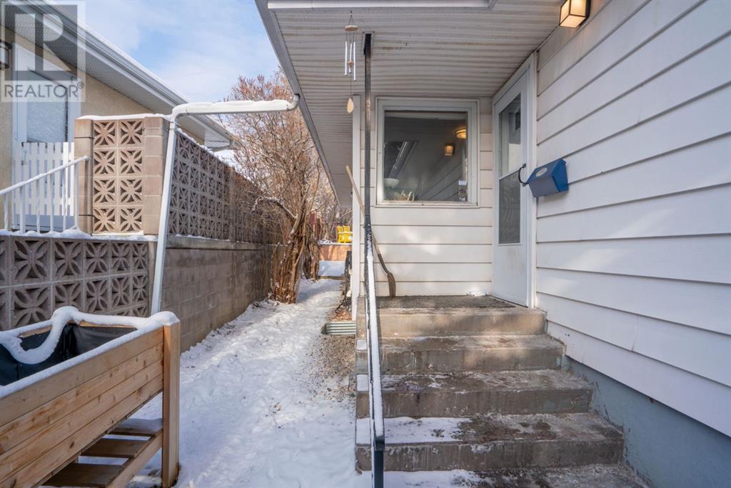 206 43 Avenue Sw Property Photo 3