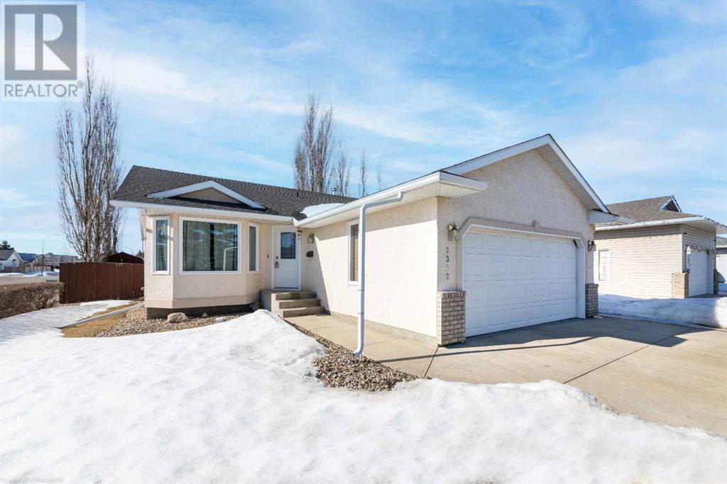 2302 57a Avenue Property Photo