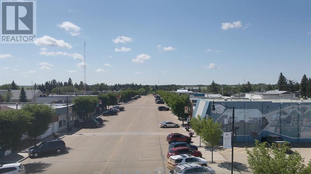4612 53 Street Property Photo 8