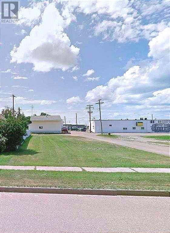 5020 53 Street Property Photo 1