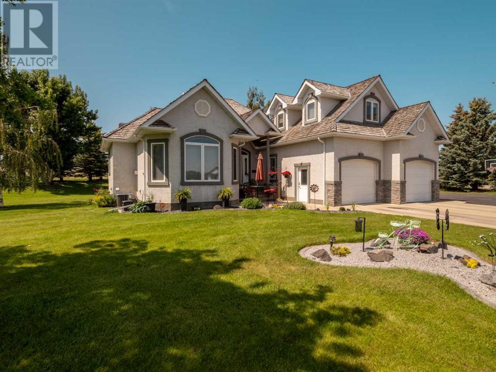 321 10 Street W Property Photo 1
