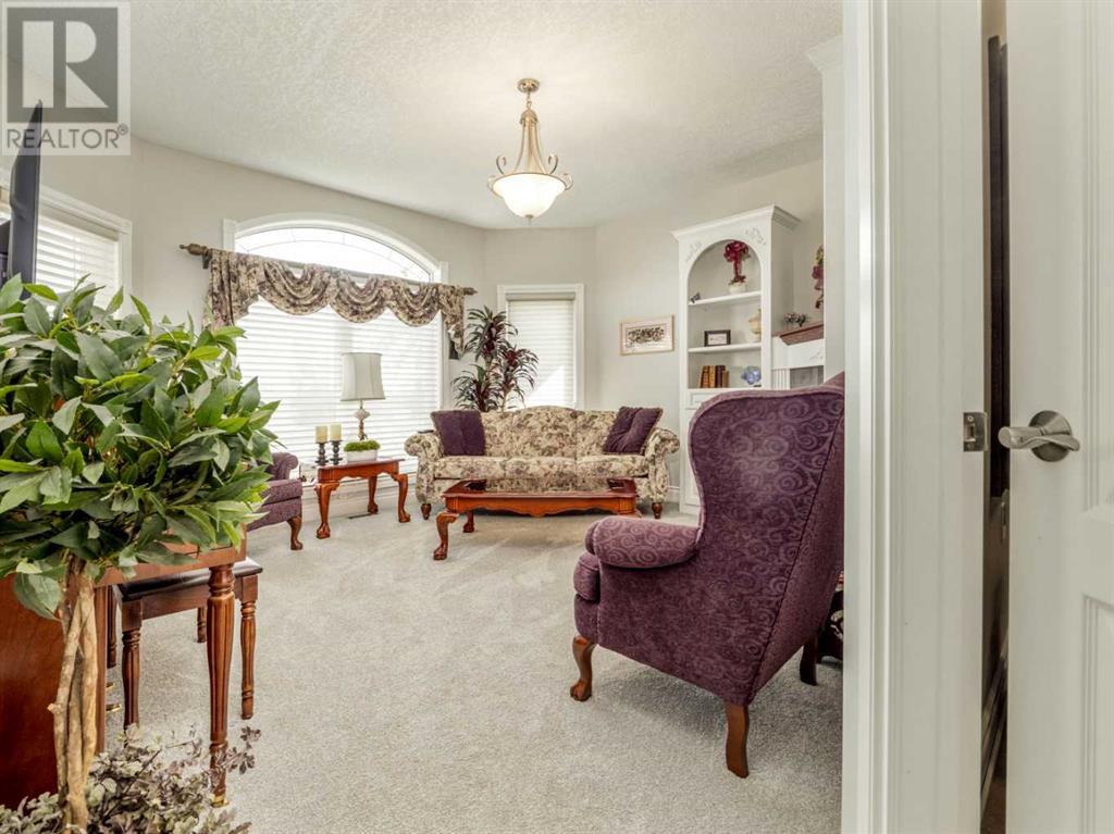 321 10 Street W Property Photo 8