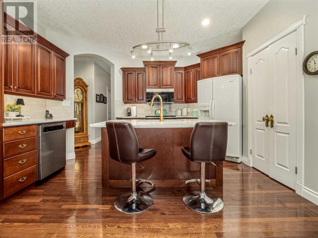 321 10 Street W Property Photo 17