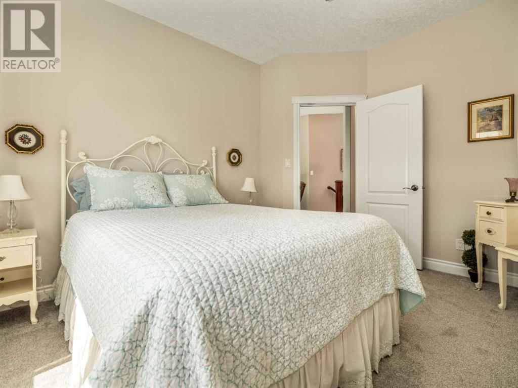 321 10 Street W Property Photo 23