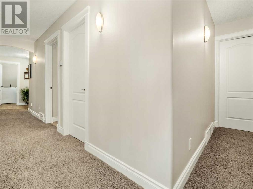 321 10 Street W Property Photo 28