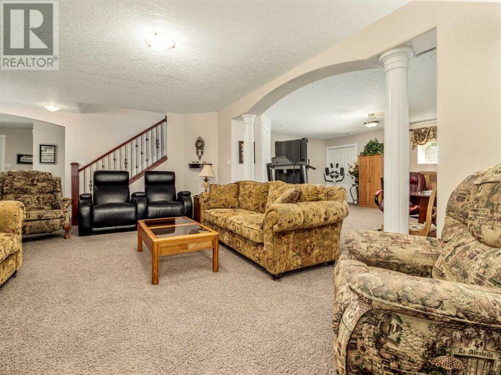 321 10 Street W Property Photo 32