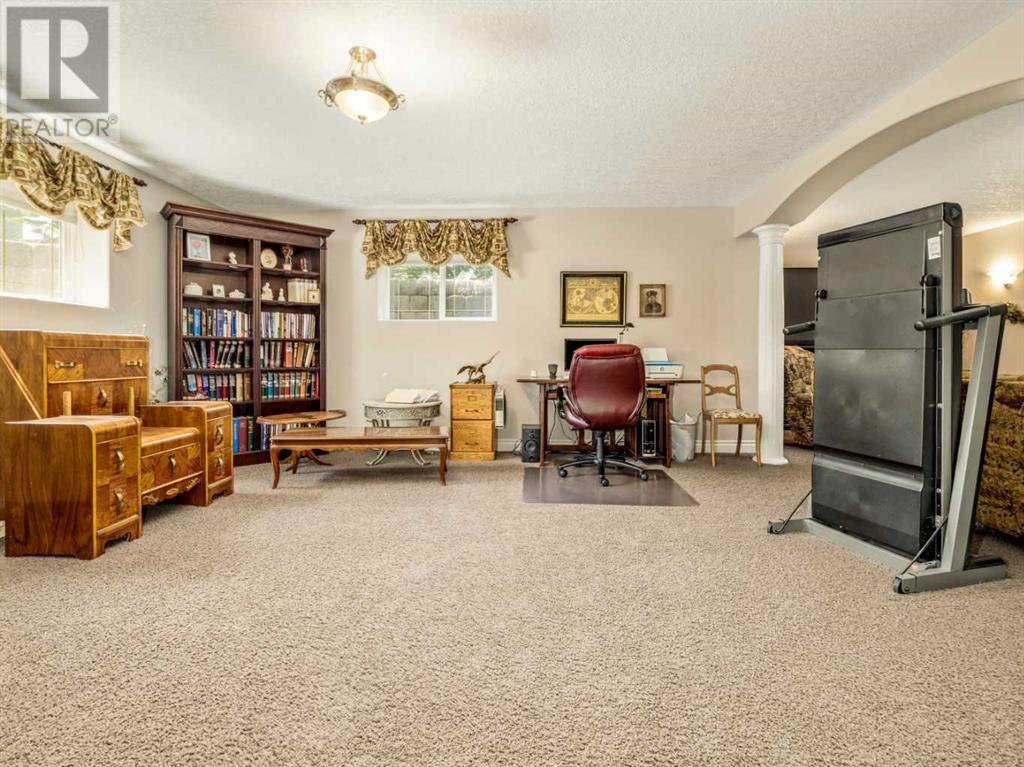 321 10 Street W Property Photo 34