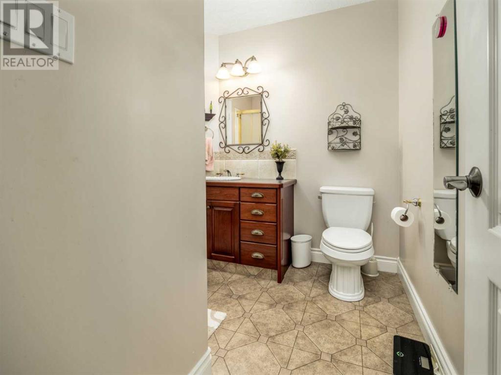 321 10 Street W Property Photo 37