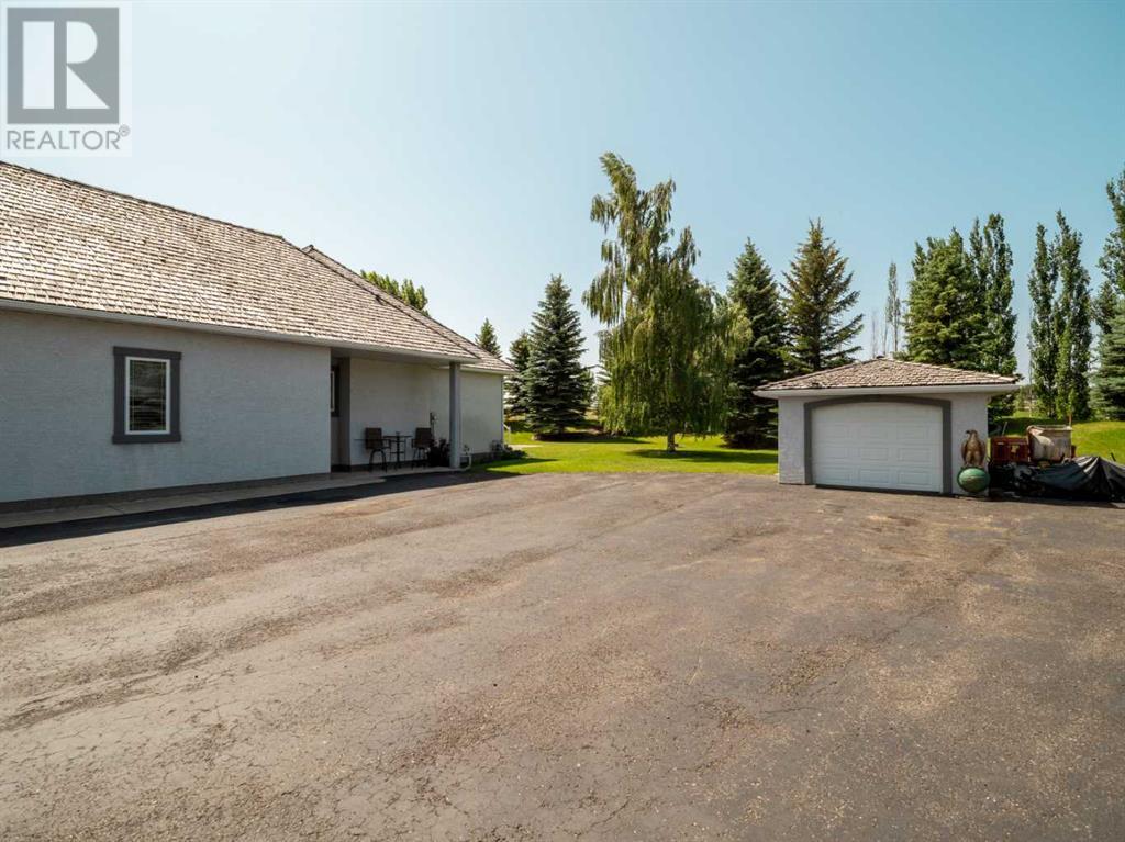 321 10 Street W Property Photo 45