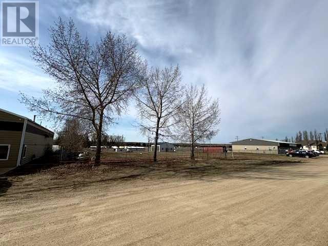 5025 45 Avenue Property Photo 1