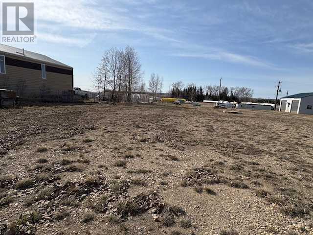 5025 45 Avenue Property Photo 4
