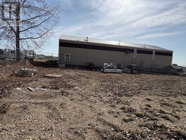 5025 45 Avenue Property Photo 5