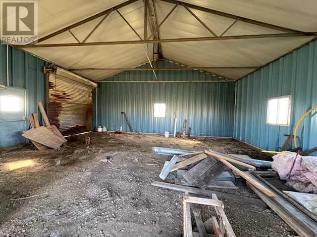 5025 45 Avenue Property Photo 6