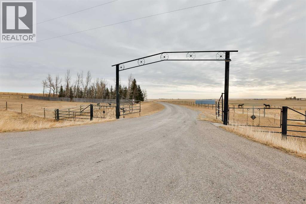 84071 Hwy 810 Property Photo 2