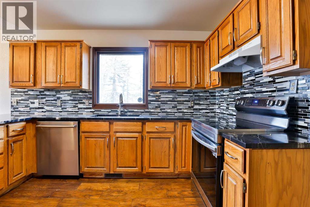 84071 Hwy 810 Property Photo 13