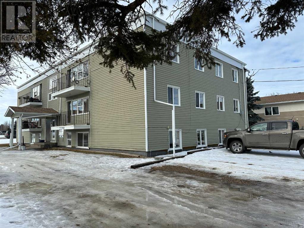 4601 55 Street Property Photo 2