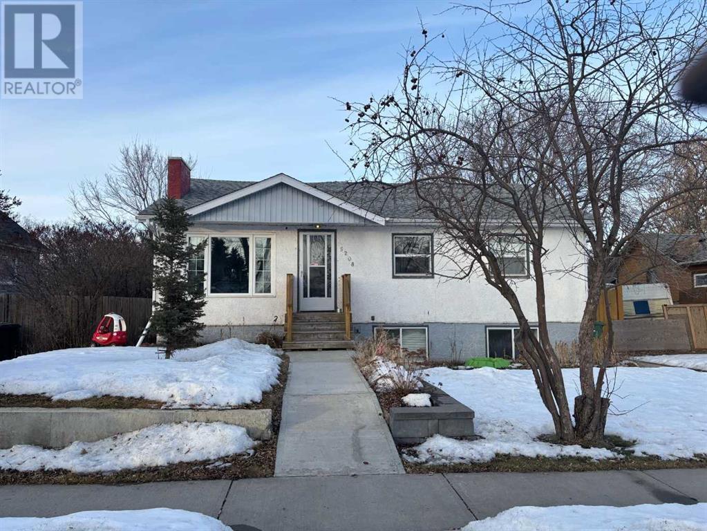 5208 55 Avenue Property Photo