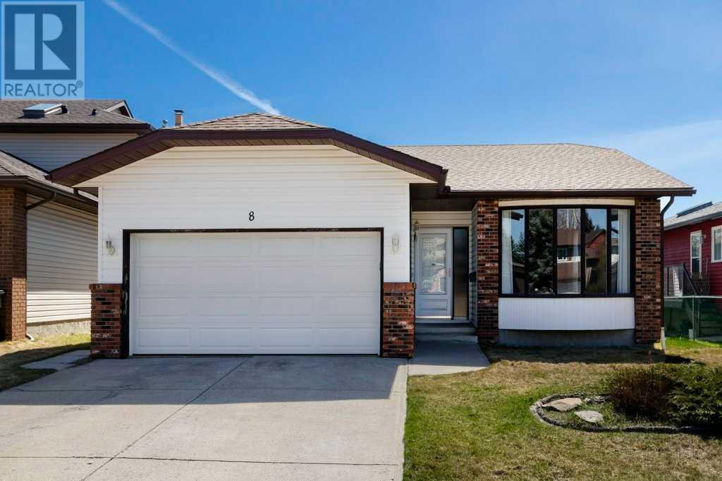 8 Edgeland Bay Nw Property Photo