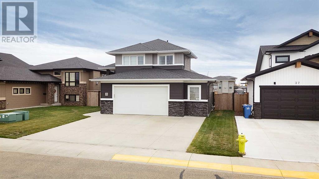 33 Arrowwood Close Property Photo