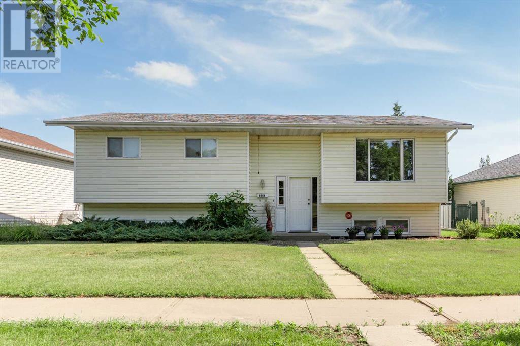 6008 54 Avenue Property Photo