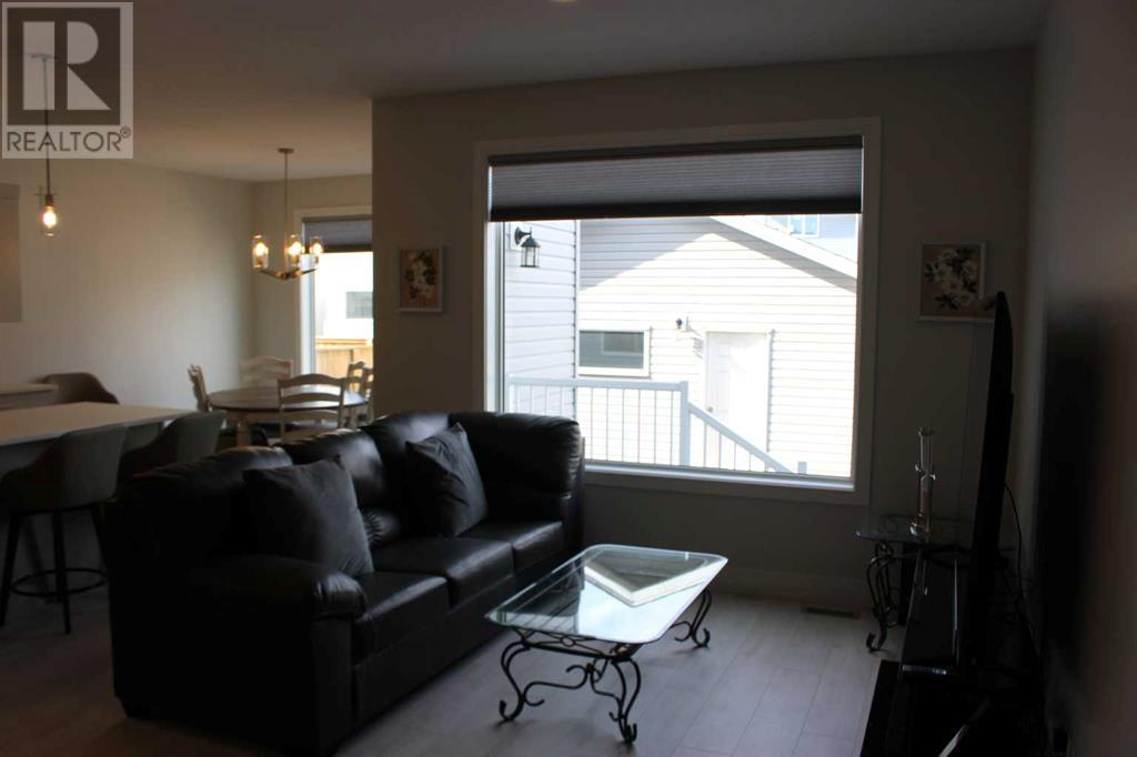 2604 45 Street S Property Photo 10