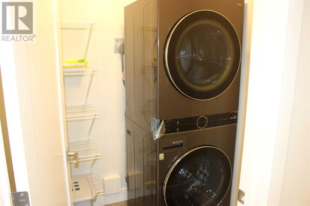 2604 45 Street S Property Photo 18