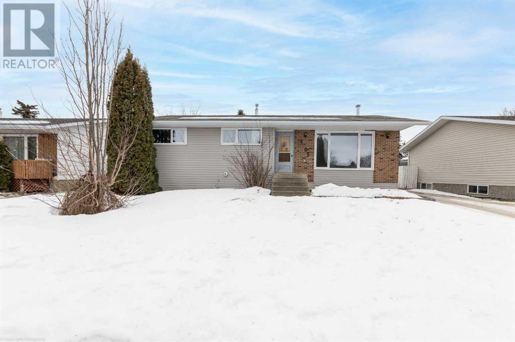 4705 29 Street Property Photo