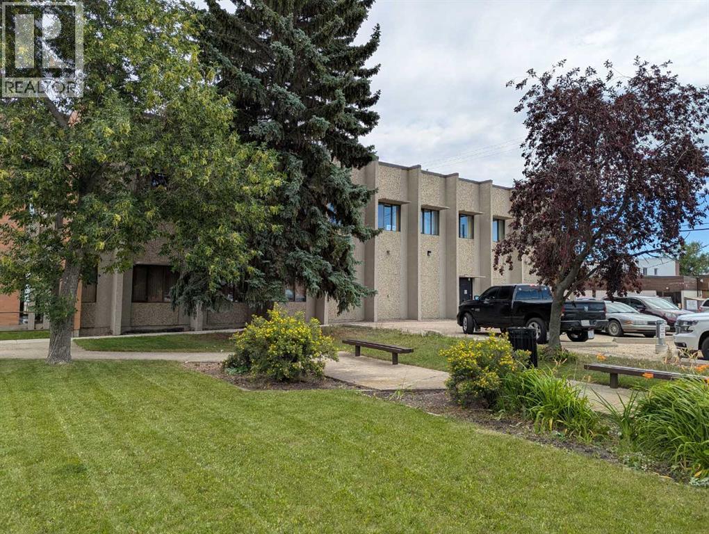 5025 50 Street Property Photo 1