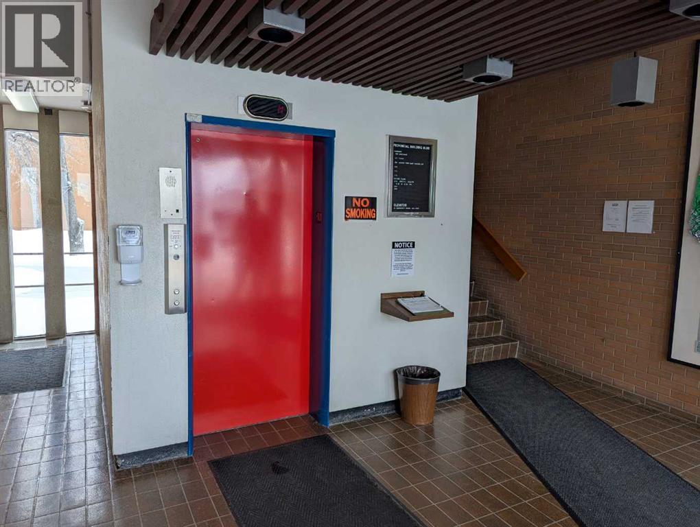 5025 50 Street Property Photo 2