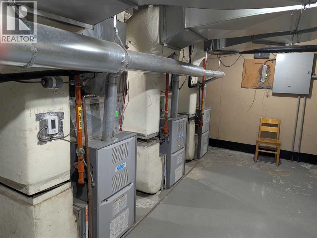 5025 50 Street Property Photo 6