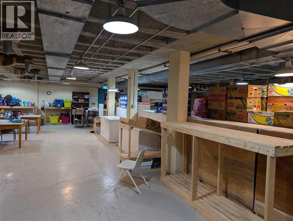 5025 50 Street Property Photo 8