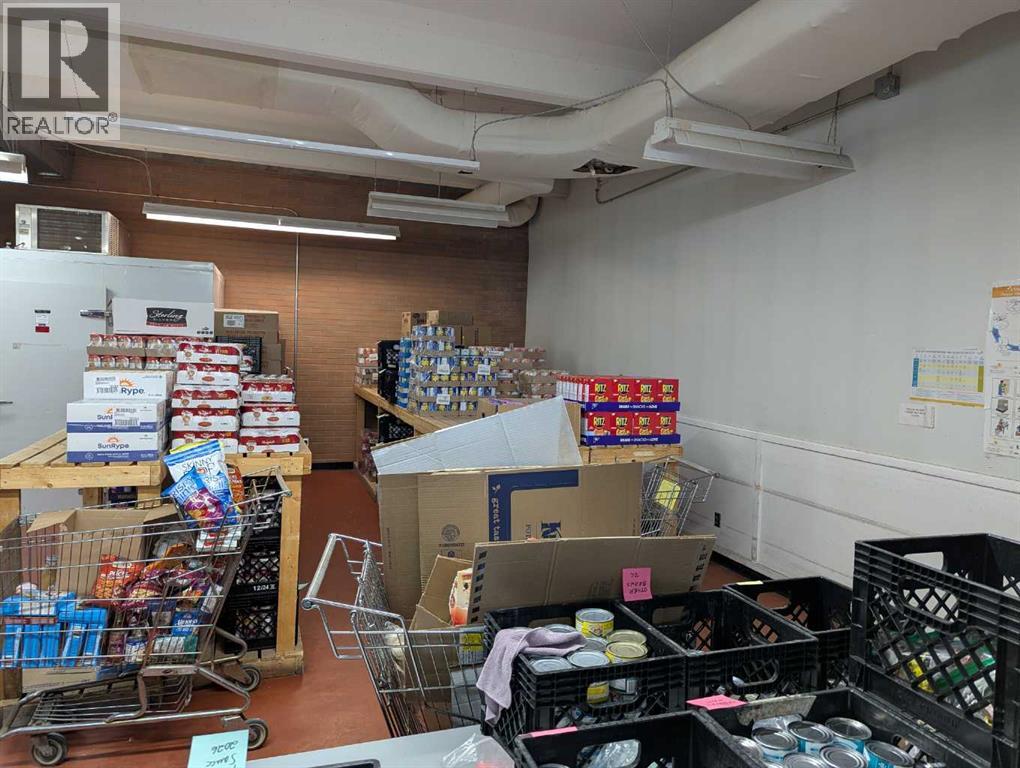 5025 50 Street Property Photo 11