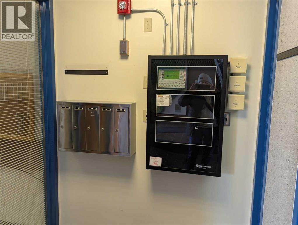 5025 50 Street Property Photo 14