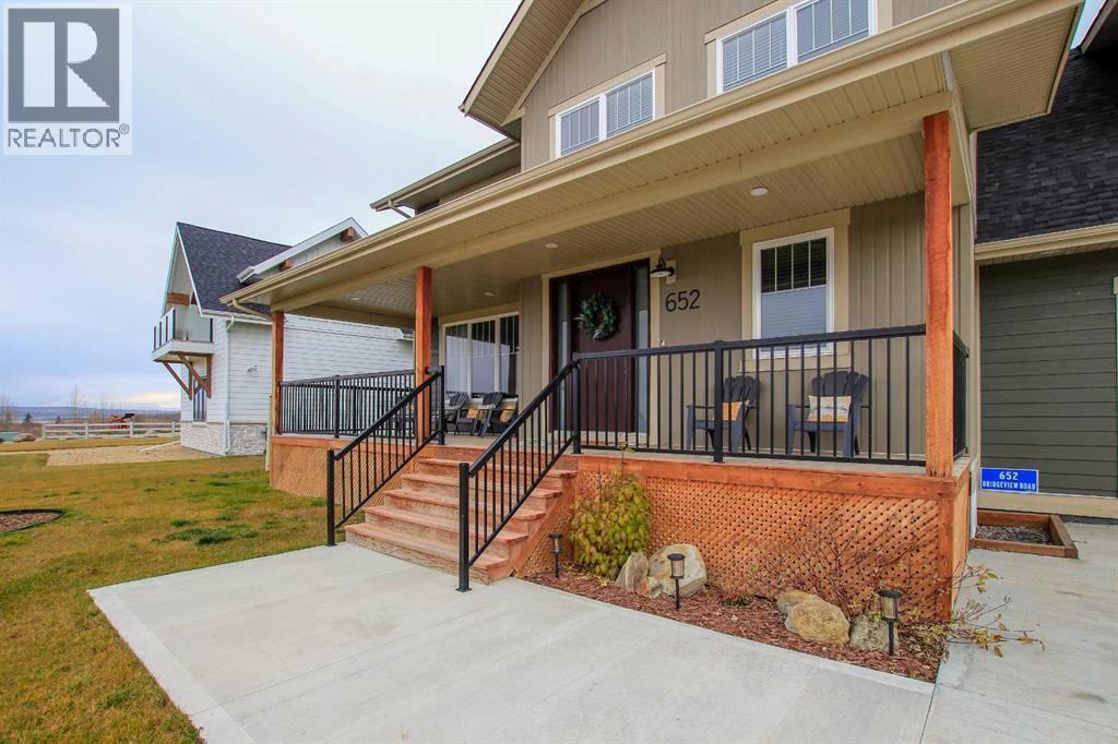 652 Bridgeview Road Property Photo 2