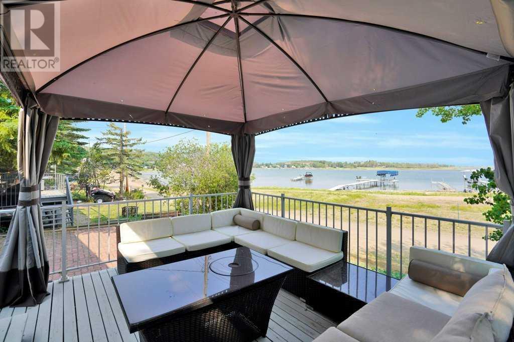 34 Beach Street E Property Photo 3