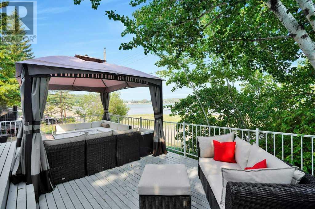 34 Beach Street E Property Photo 5